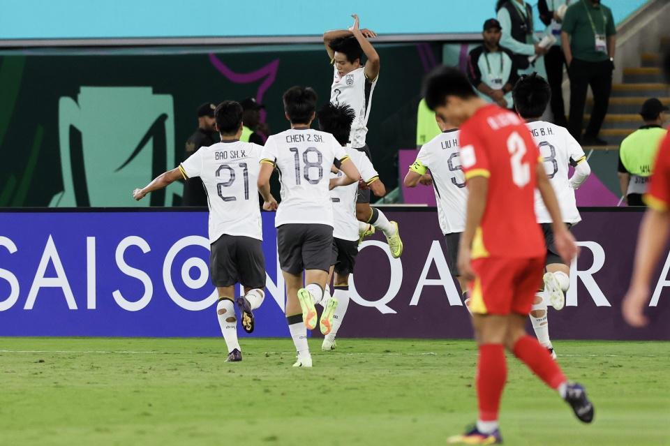 开云官网-感谢崔康熙！他上赛季的病退，让中国U23拥有了一名带刀后卫